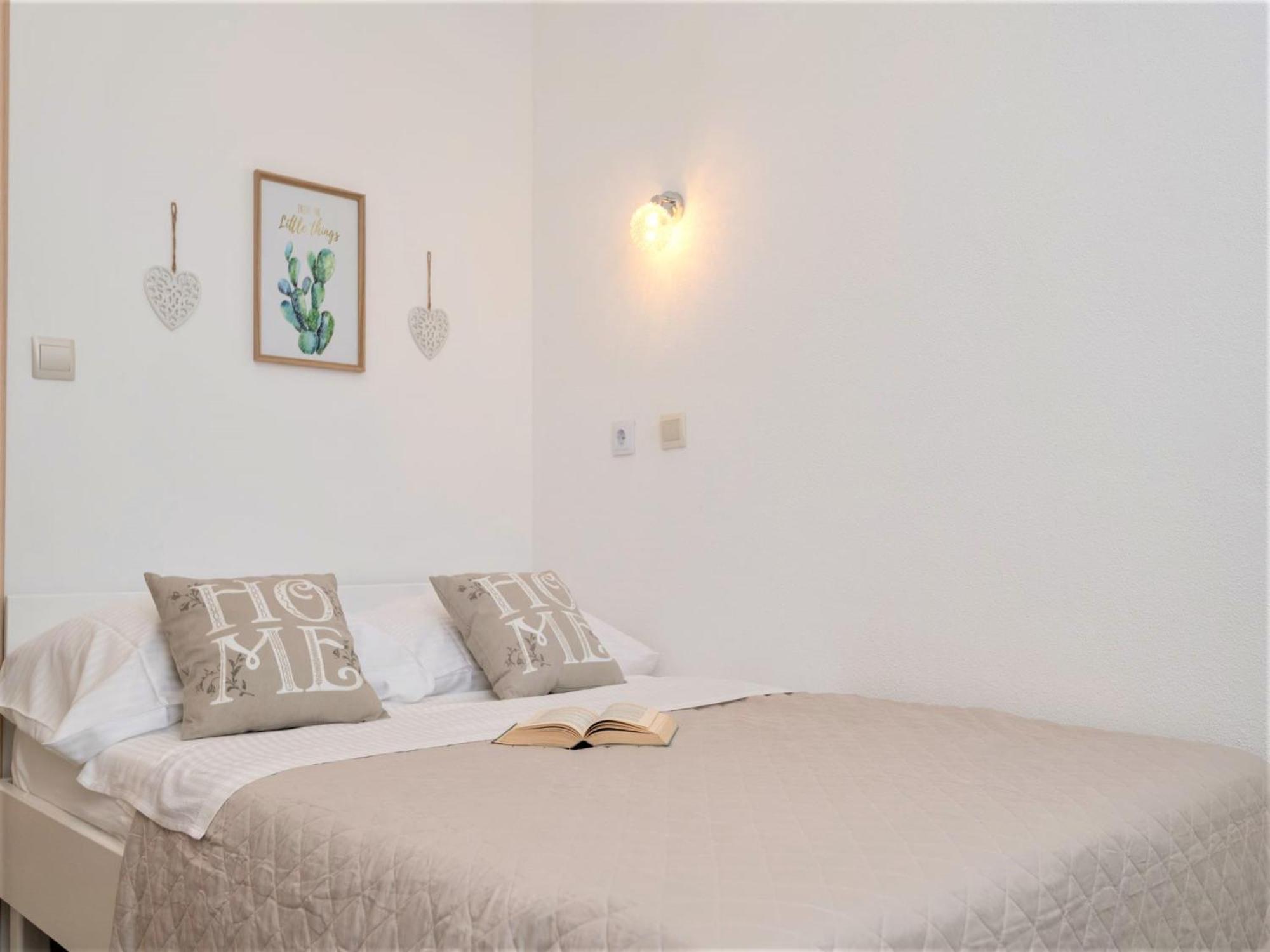 Apartmani Livaja Plano Стая снимка